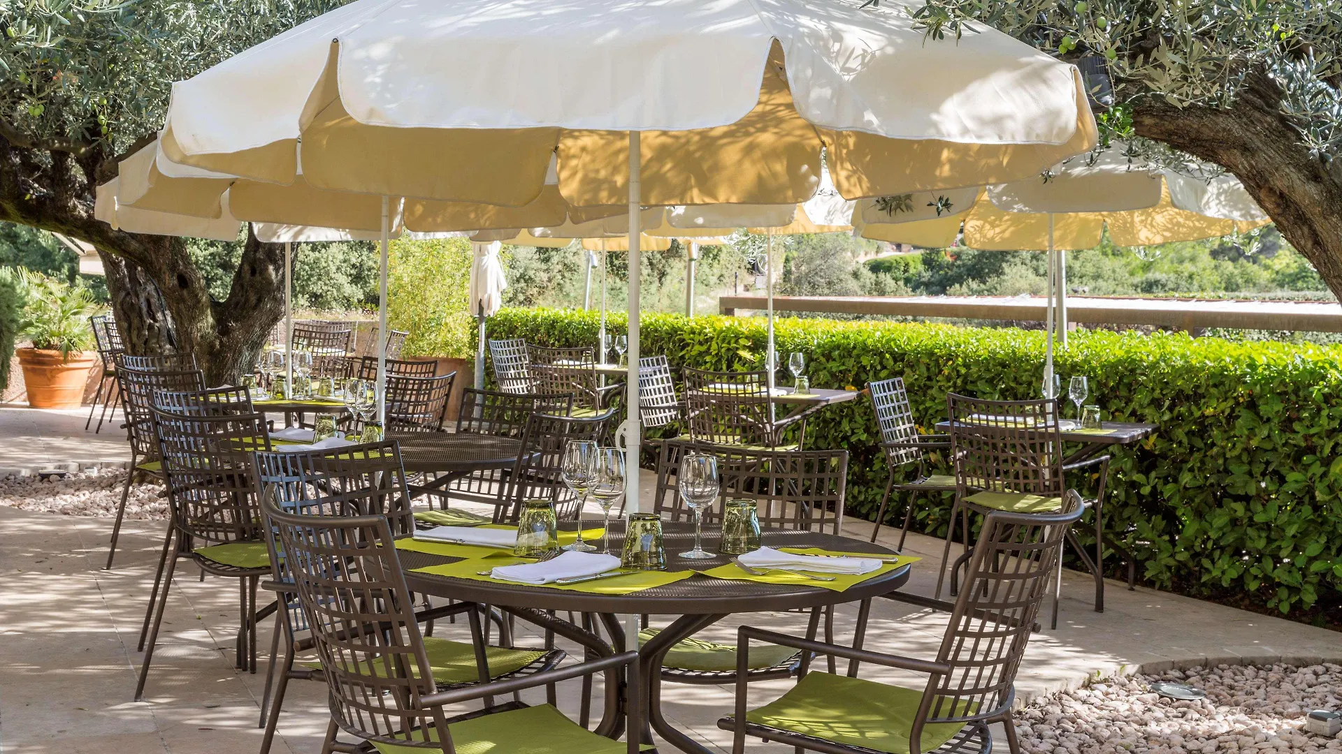 Hotel La Bastide Du Calalou; BW Signature Collection Moissac-Bellevue